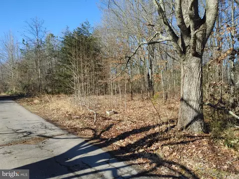 1430 Heile Pkwy, Shady Side, MD 20764