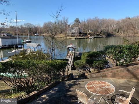 212 Riverside Rd, Edgewater, MD 21037