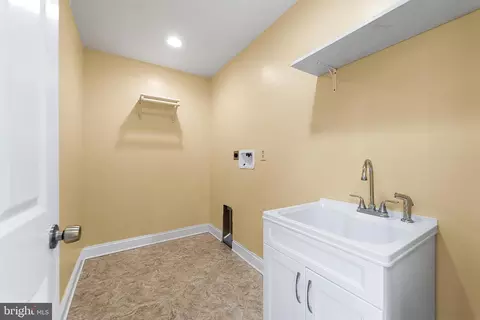 8149 Orchard Point Rd, Pasadena, MD 21122 photo 30