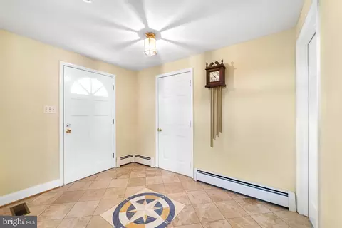 8149 Orchard Point Rd, Pasadena, MD 21122 photo 14
