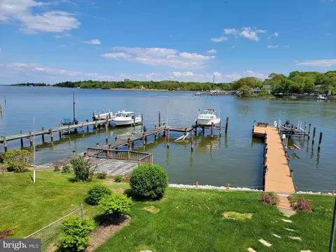8149 Orchard Point Rd, Pasadena, MD 21122 photo 9