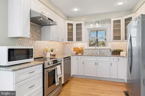 8149 Orchard Point Rd, Pasadena, MD 21122 photo 17