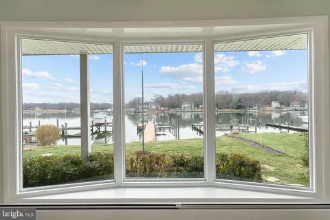 8149 Orchard Point Rd, Pasadena, MD 21122 photo 2
