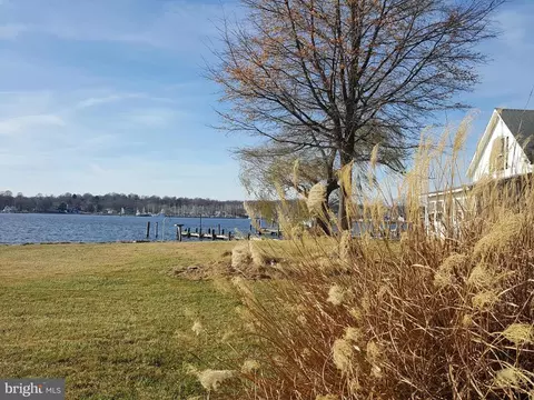 6090 Melbourne Ave, Deale, MD 20751