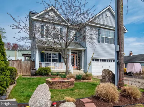 828 Shore Dr, Edgewater, MD 21037