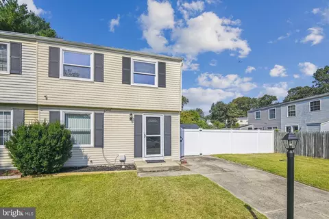 674 Quail Dr, Glen Burnie, MD 21061
