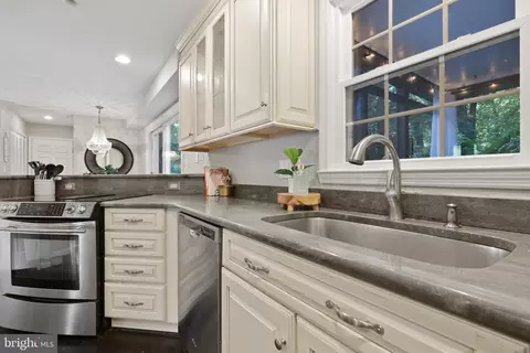1698 Dunstable Grn, Annapolis, MD 21401 photo 17