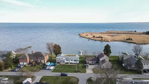 807 Bay View Dr, Deale, MD 20751