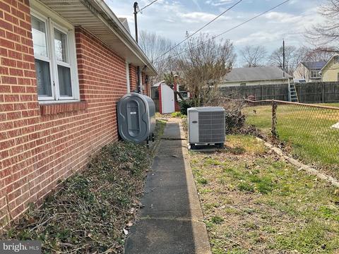 8458 Miramar, Pasadena, MD 21122 photo 3