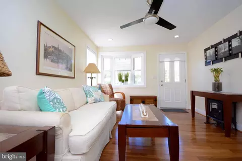 16 Cypress Rd, Annapolis, MD 21403 photo 4