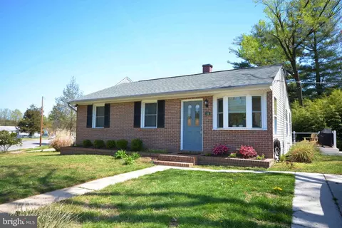 16 Cypress Rd, Annapolis, MD 21403