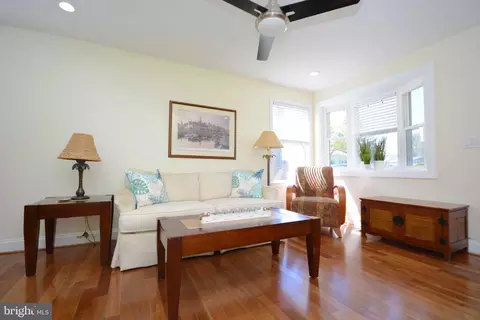 16 Cypress Rd, Annapolis, MD 21403 photo 2