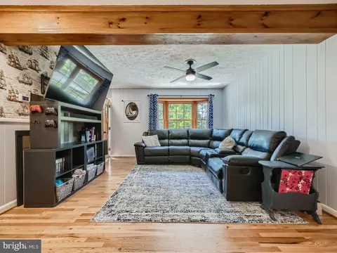 466 Edgewater Rd, Pasadena, MD 21122 photo 6