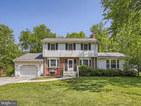466 Edgewater Rd, Pasadena, MD 21122