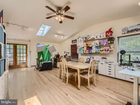466 Edgewater Rd, Pasadena, MD 21122 photo 17
