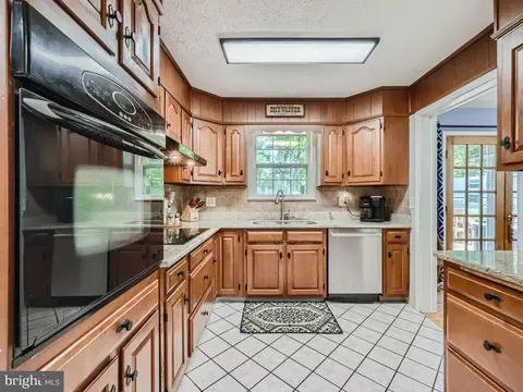 466 Edgewater Rd, Pasadena, MD 21122 photo 12