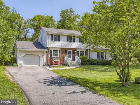 466 Edgewater Rd, Pasadena, MD 21122 photo 2