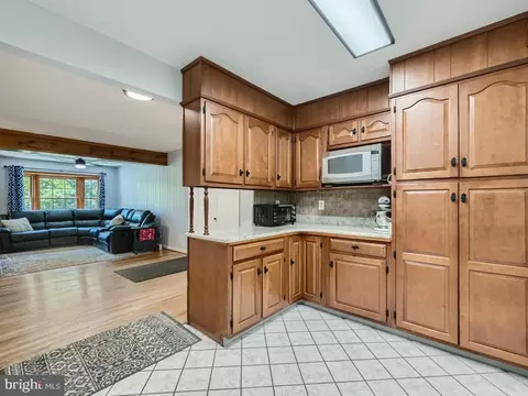 466 Edgewater Rd, Pasadena, MD 21122 photo 11