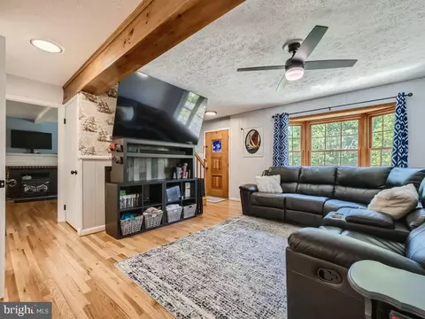 466 Edgewater Rd, Pasadena, MD 21122 photo 7