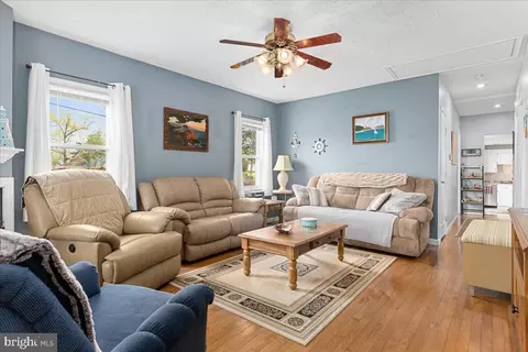 Living - 7741 Outing Ave, Pasadena, MD 21122 photo 1 of 2