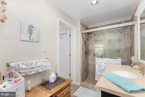 Bath - 7741 Outing Ave, Pasadena, MD 21122 photo 3 of 5