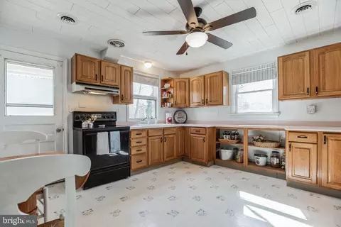 611 Riverside Dr, Pasadena, MD 21122 photo 19