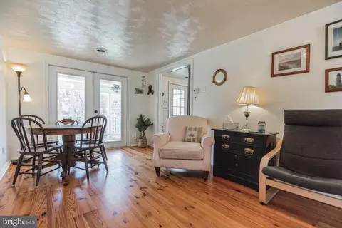 611 Riverside Dr, Pasadena, MD 21122 photo 17