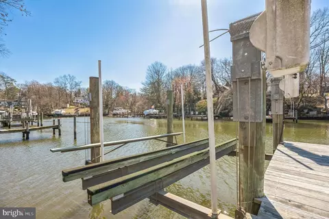 611 Riverside Dr, Pasadena, MD 21122 photo 11