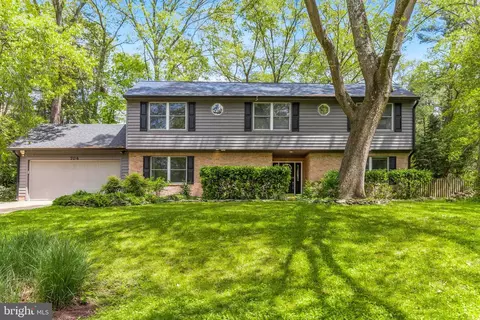 704 Laurel Ln, Severna Park, MD 21146