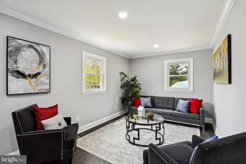 304 Juliedale Dr, Glen Burnie, MD 21061