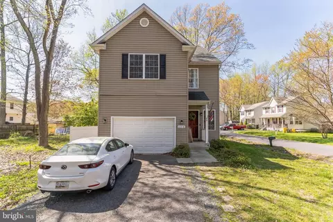 6318 Linden St, Shady Side, MD 20764