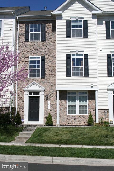 7647 Sandhurst Ln, Hanover, MD 21076