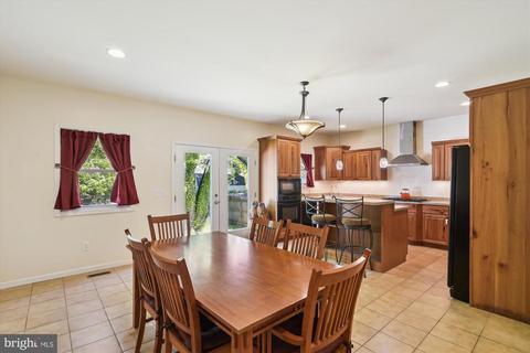 425 Magnolia Dr, Edgewater, MD 21037 photo 5