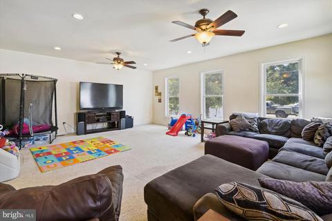 425 Magnolia Dr, Edgewater, MD 21037 photo 11