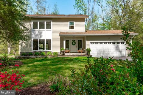 891 Holly Dr W, Annapolis, MD 21409