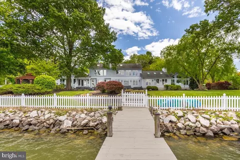 1258 W River Rd, Shady Side, MD 20764