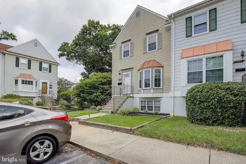 1426 Harwick Ct, Crofton, MD 21114 photo 3