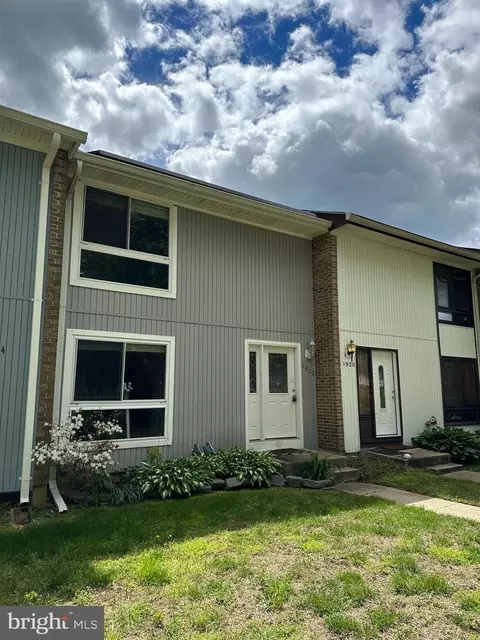 1922 Cambridge Dr, Crofton, MD 21114