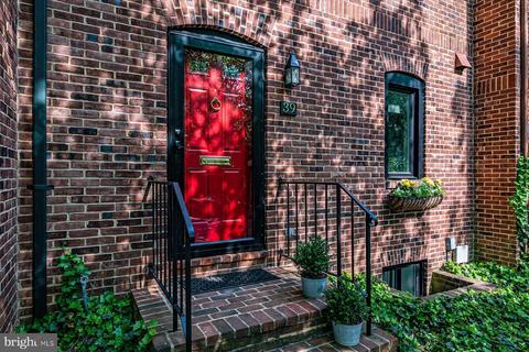 39 City Gate Ln, Annapolis, MD 21401