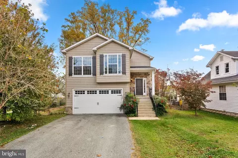 265 Lake Riviera Rd, Pasadena, MD 21122