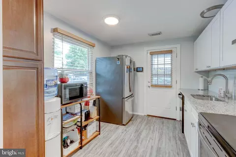3490 Old Crown Dr, Pasadena, MD 21122 photo 6