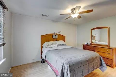 3490 Old Crown Dr, Pasadena, MD 21122 photo 17
