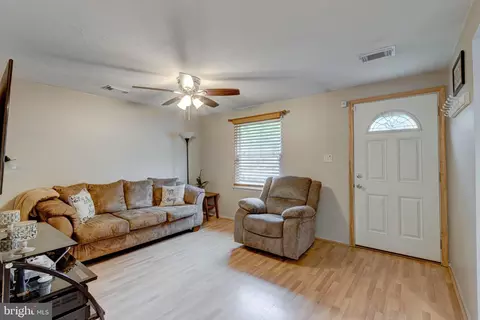 3490 Old Crown Dr, Pasadena, MD 21122 photo 9