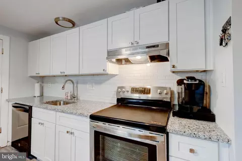 3490 Old Crown Dr, Pasadena, MD 21122 photo 8