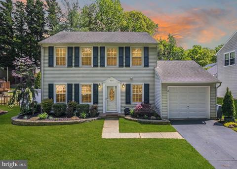 403 Kings College Dr, Arnold, MD 21012