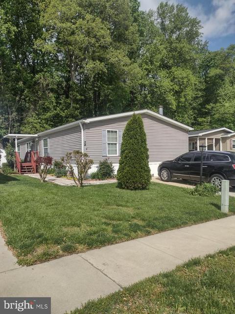 74 Edward Ln, Lothian, MD 20711