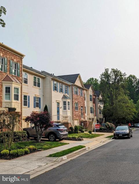 2507 Windy Oak Ct, Crofton, MD 21114