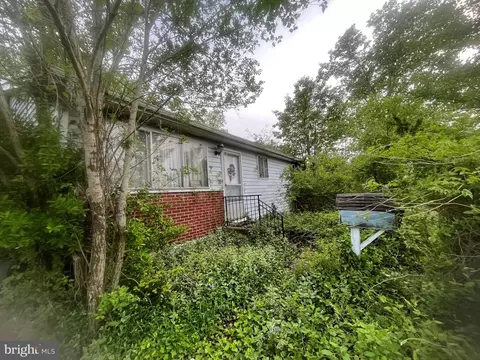 3415 Wenona S, Laurel, MD 20724