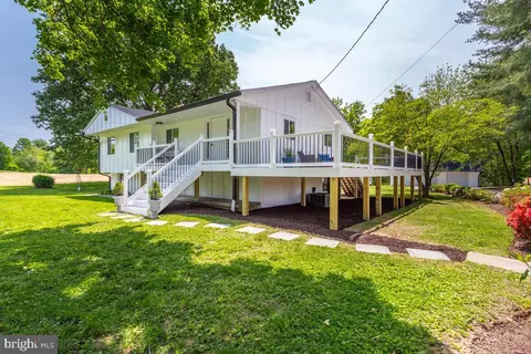 77 Grays Rd, Harwood, MD 20776