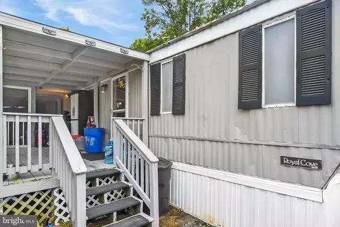 248 5th St, Lothian, MD 20711